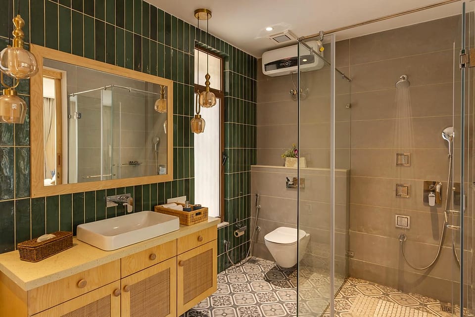 Casa Keval, bathroom in green glazed tile