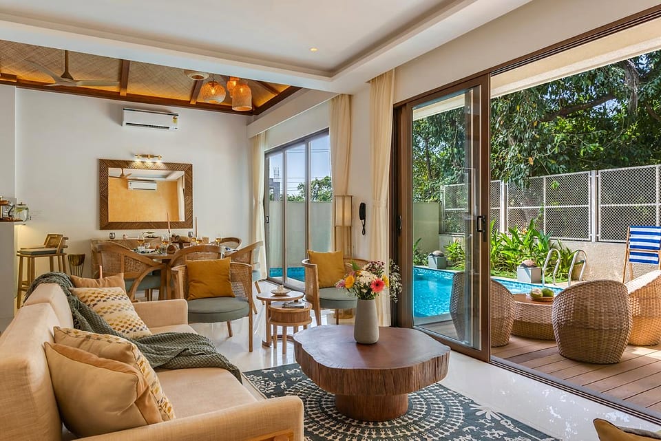 Casa Keval, living space looking through to the pool