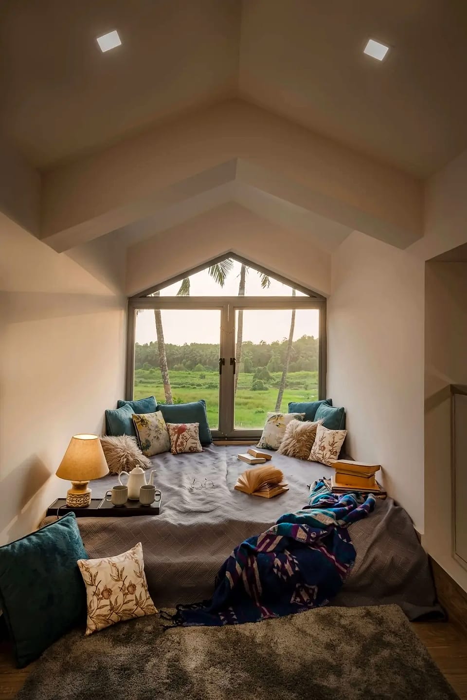 Nerul residence, bed set into the gabled window bay